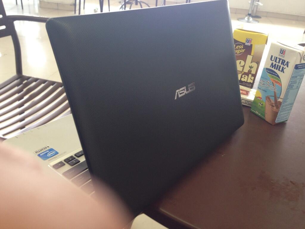 LAPTOP ASUS X201E HITAM MULUS