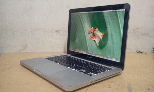 APPLE MACBOOK PRO CORE I5 LAYAR 13" KONDISI MULUS + CHARGER ORI