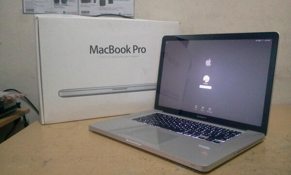 READY ..!! LAPTOP APPLE MACBOOK PRO CORE I7 LAYAR 15INCH MULUZZ