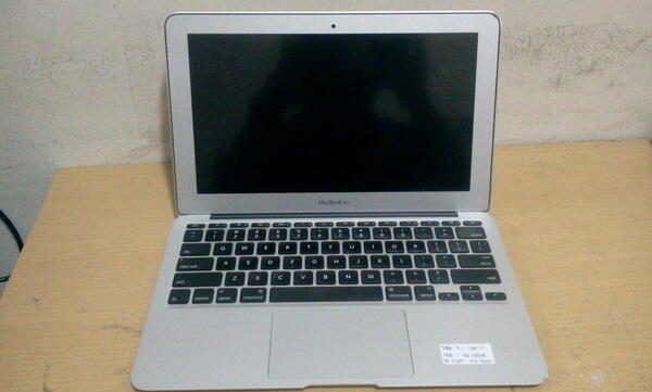 LIMITED STOK APPLE MACBOOK AIR CORE2DUO SLIM RINGAN .. MULUZZZ