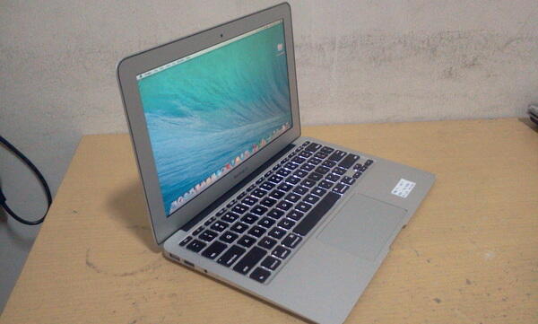 LIMITED STOK APPLE MACBOOK AIR CORE2DUO SLIM RINGAN .. MULUZZZ