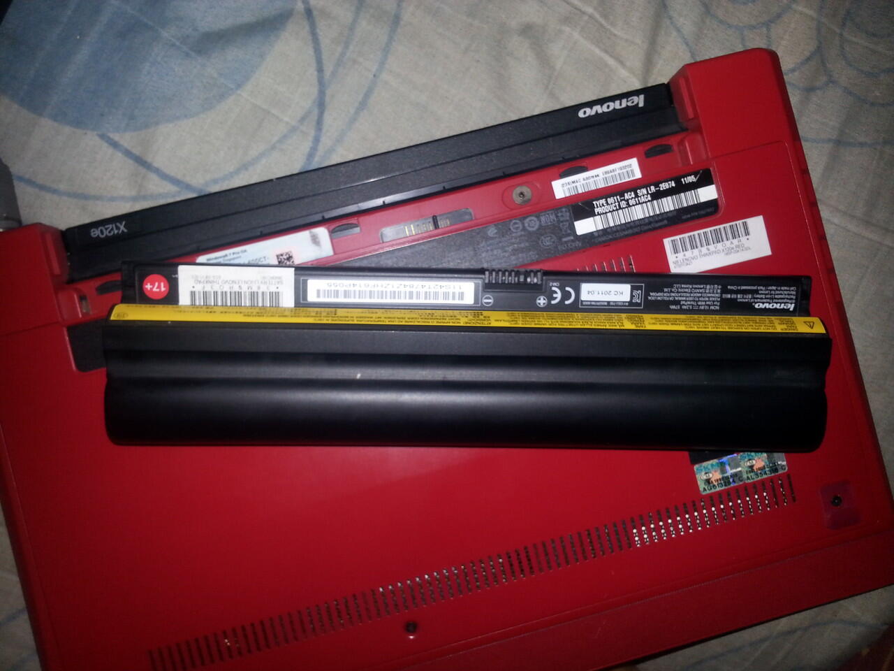 Netbook gaming Lenovo thinkpad X120E E350/2GB/320gb hd6310 11'6 1,8jt bandung