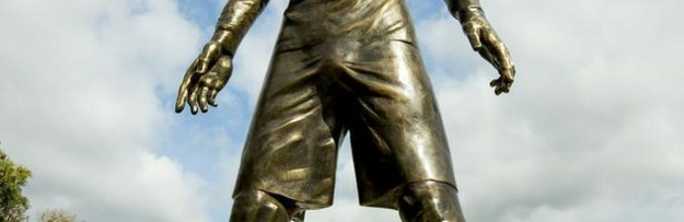 Coba Perhatikan, Apa yang Salah dengan Patung Ronaldo Ini?