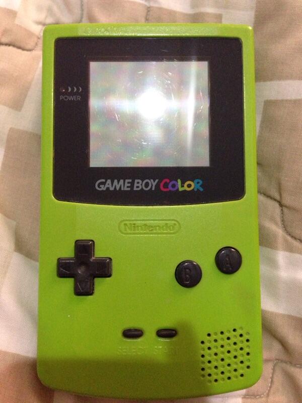 Wts gameboy color ijo + kaset masih bagus, terpercaya gan!!