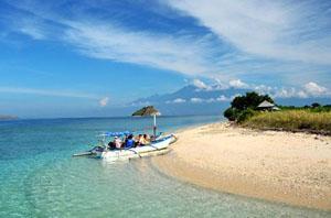 Bali dan Lombok sudah biasa, Ini Pulau Kenawa yang cantik di Sumbawa