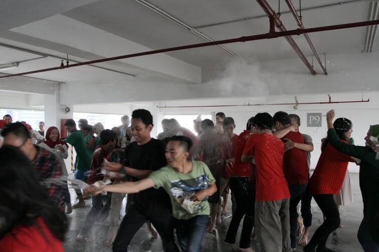 &#91;FR&#93; Seru-seruan KASKUS Officer di Acara Tutup Tahun 2014