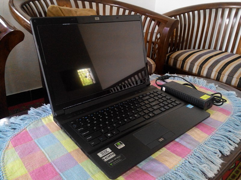 clevo w150hrm, intel i5-2520m, ram 4gb, nvidia gt 555m
