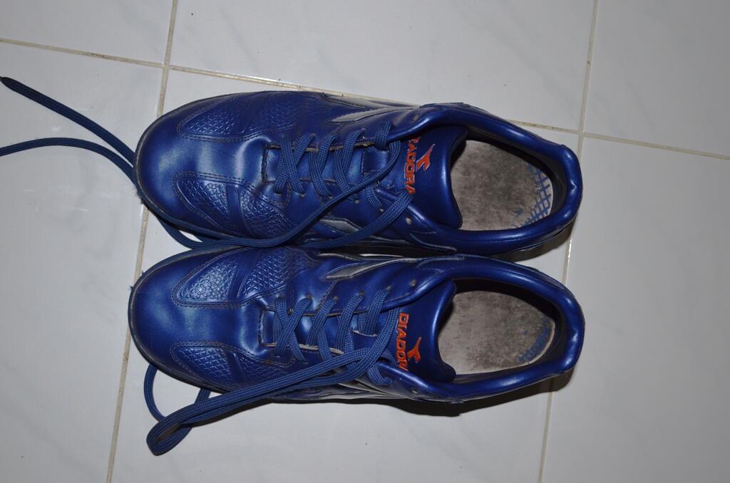 Terjual Sepatu Futsal Diadora dan Joma Dribling  KASKUS