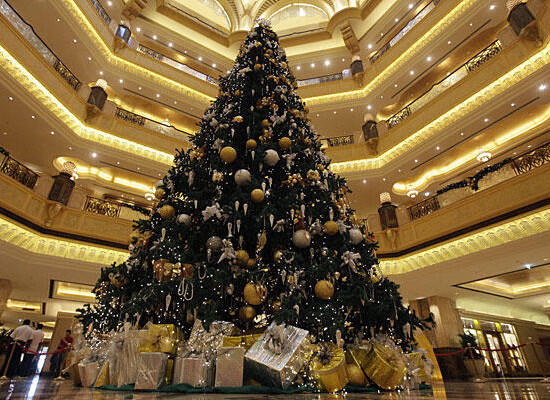 Pohon Natal Termahal Di Dunia Ada Di Abu Dhabi Timur Tengah