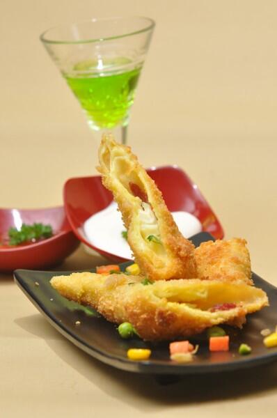 Santai di MAYO Cafe &amp; Resto