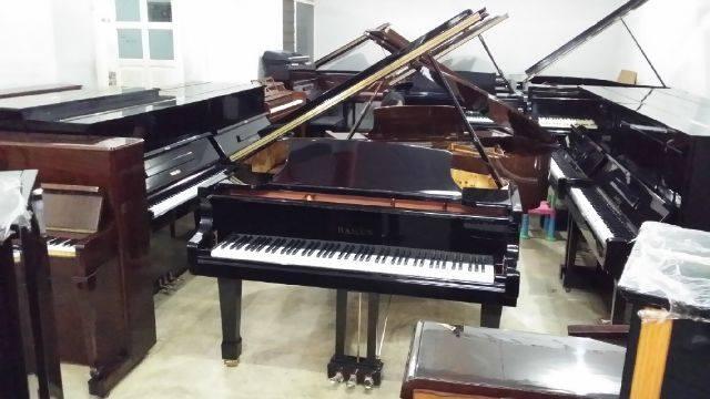 SHOWROOM PIANO PIANO