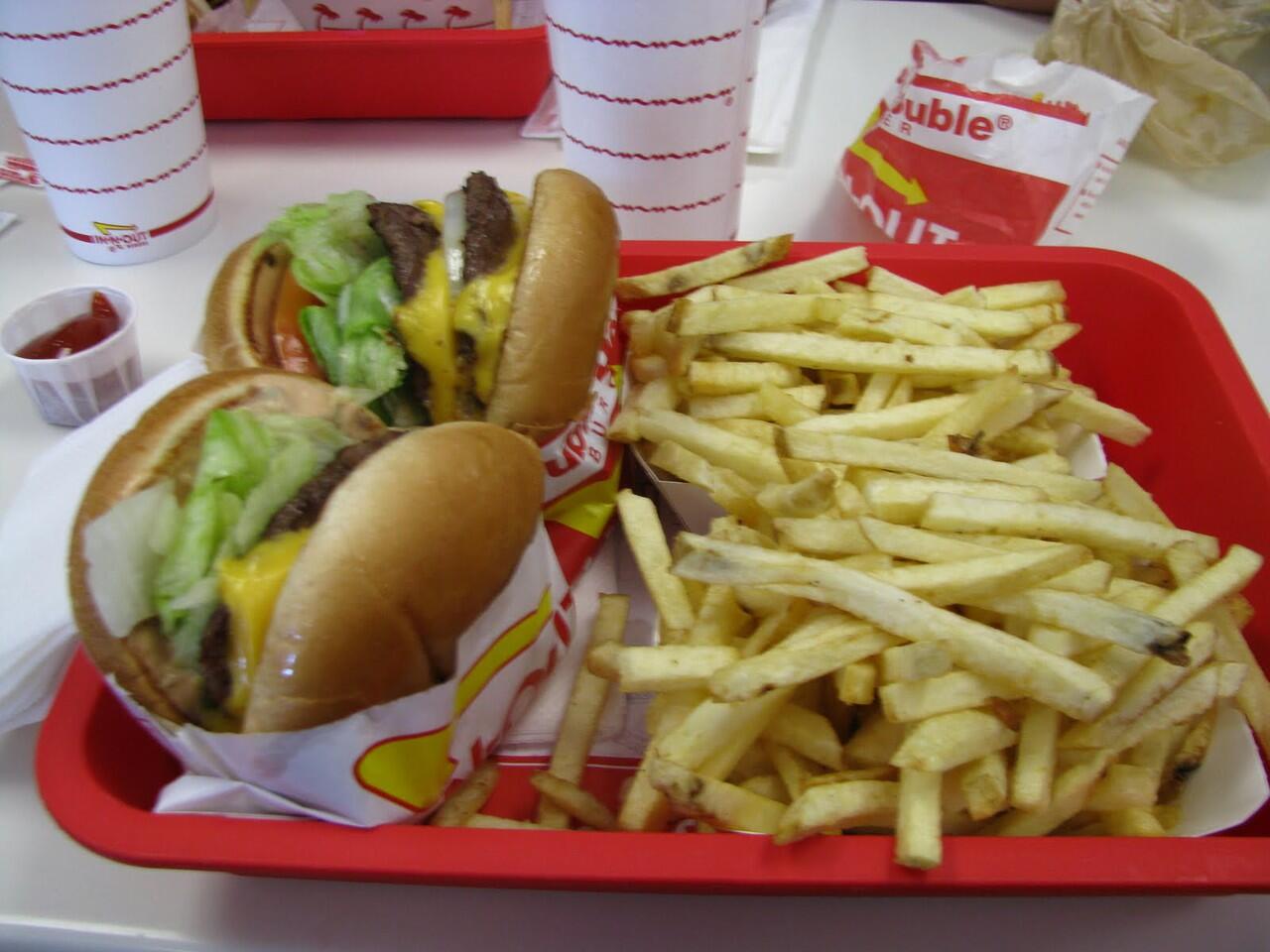 I KNOW...ITS REAL BURGER !.........MASUKKKK BURGER MANIA!