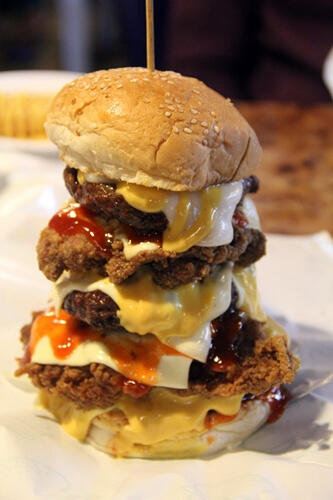 I KNOW...ITS REAL BURGER !.........MASUKKKK BURGER MANIA!