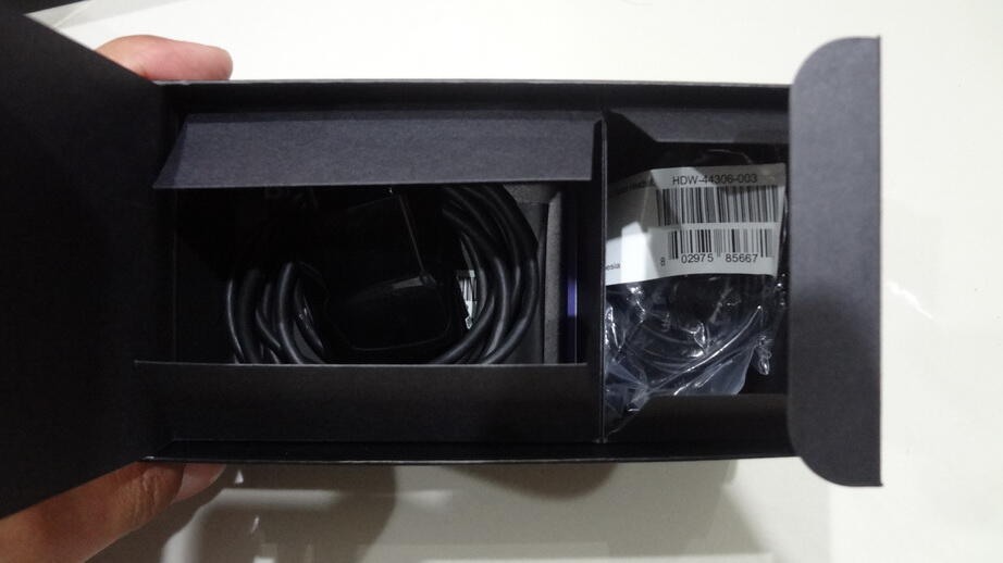 Blackberry Z10 - Fisik alakadarnya Fullset original - COD BANDUNG