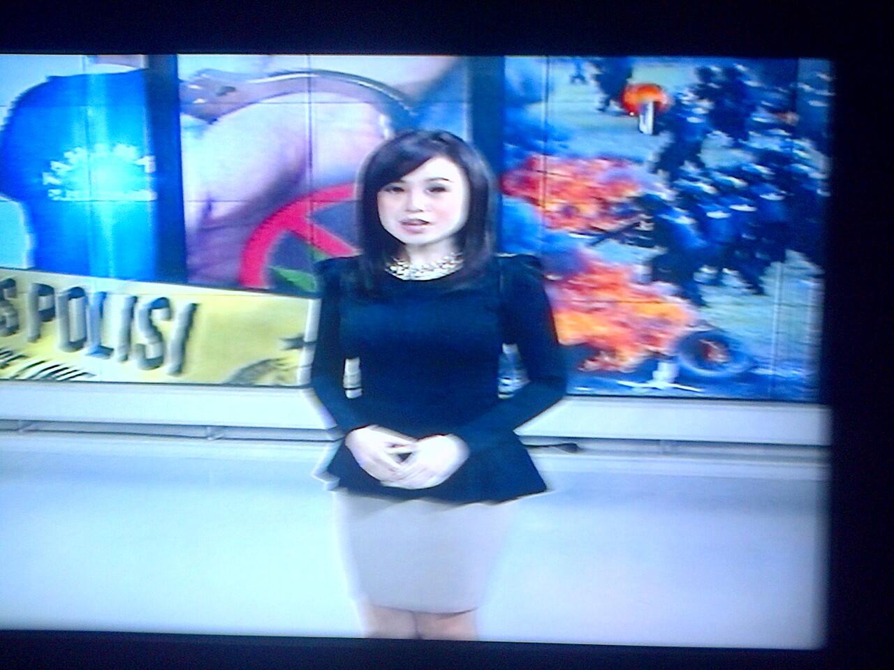 gan ada yang tau nama pembawa berita ini?