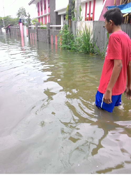 Foto Banjir Sukabirus, Dayeuhkolot - Kab. Bandung &#91;Anak Telkom Masuk&#93;