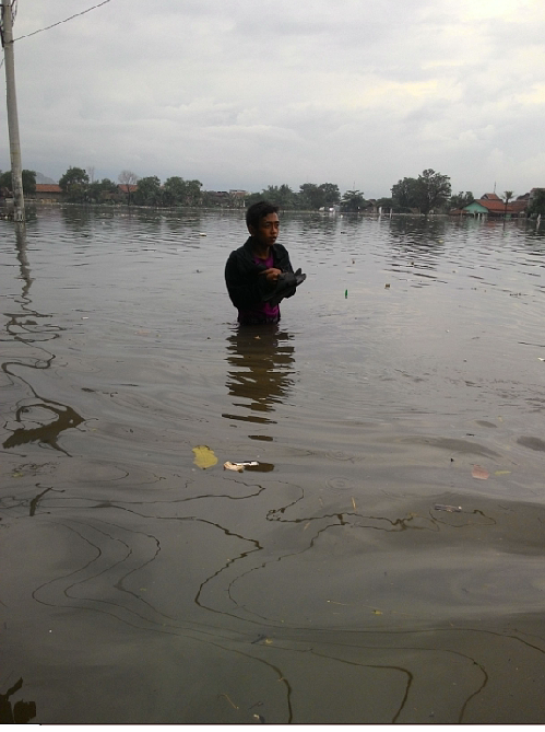 Foto Banjir Sukabirus, Dayeuhkolot - Kab. Bandung &#91;Anak Telkom Masuk&#93;