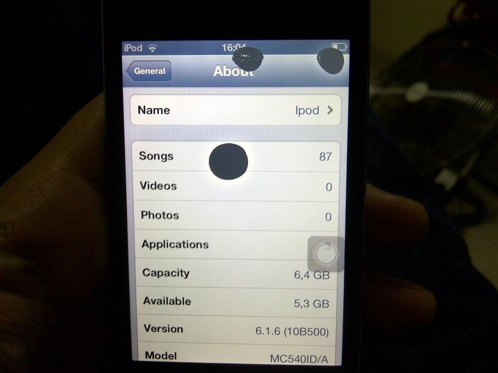 iPod Touch 4th 8GB Black - 350 ribu