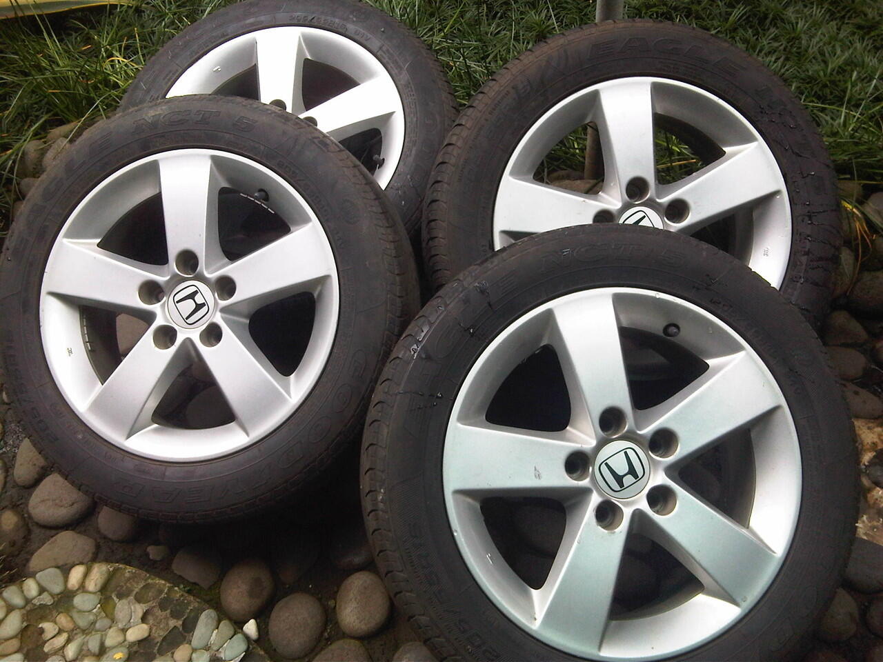 VELG OEM CIVIC FD1 RING 16 + BAN