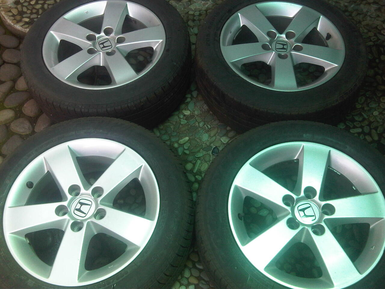 VELG OEM CIVIC FD1 RING 16 + BAN