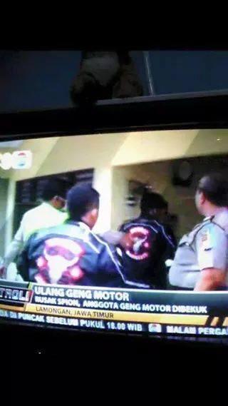 Biker Touring Bareng Mecahin Kaca Spion Mobil, Eh ketangkep POLISI