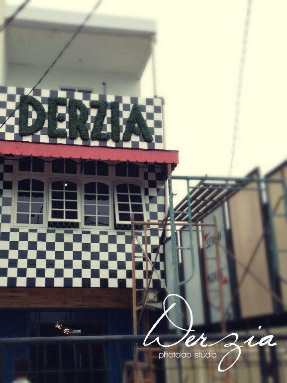 **DERZIA PHOTOLAB #2** SEWA STUDIO PHOTO | BACKGROUND UNIK ** TRUSTED