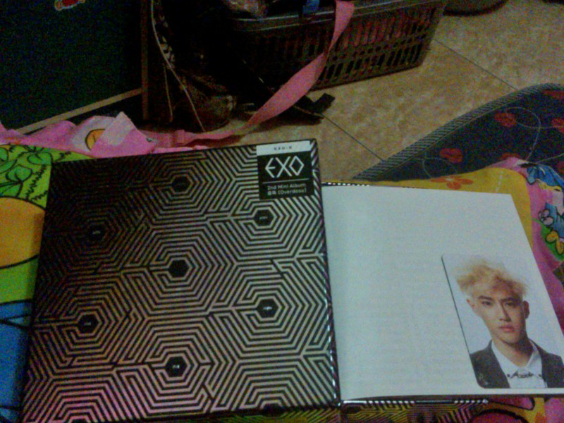 WTS EXO XOXO REPACKAGED ( GROWL ) & OVERDOSE album MURAH! Include Photocard