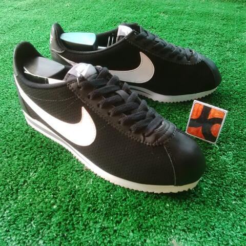 Josscorner | Nike Huarace Woman , Nike Cortez BNWB