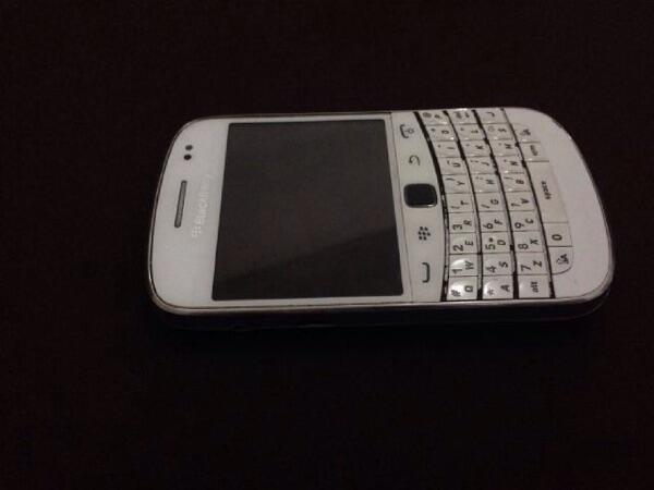 BlackBerry Dakota White Mulus Murah BANDUNG