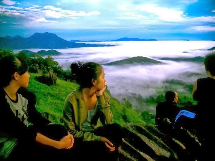 Melihat Lautan Awan dari Bukit Jamur Bengkayang (Pontianak'KALBAR)