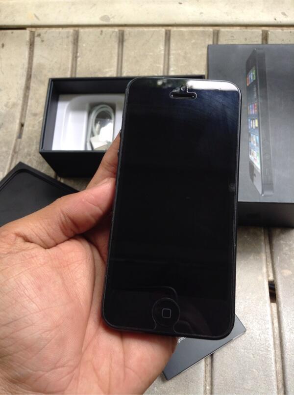 Iphone 5 64gb black jual cepat