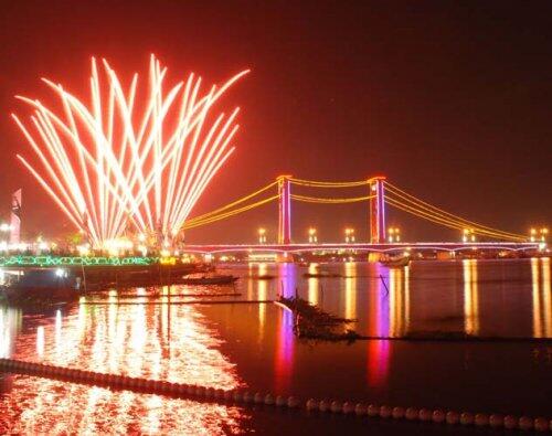 Tempat favorit merayakan Malam Tahun Baru di Beberapa Kota di Indonesia