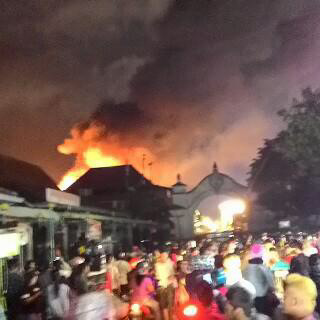 &#91;HOT&#93; Pasar Kelewer Terbakar Hari ini (27-12-2014)