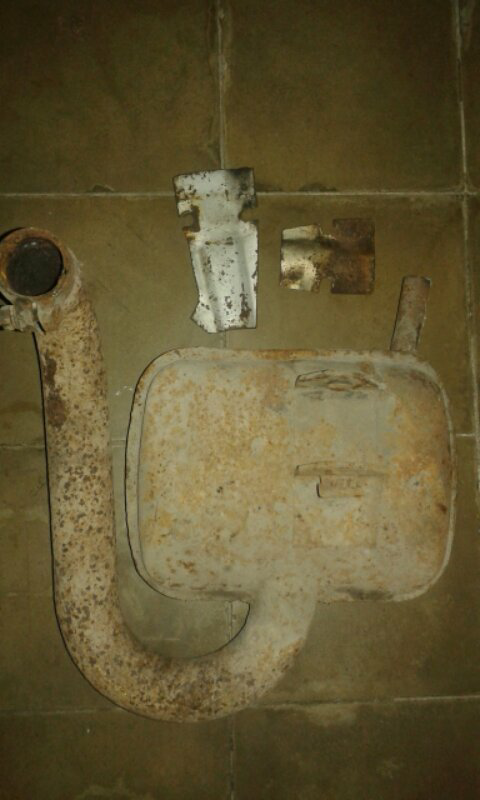 terjual knalpot vespa px dan tutup bawah stang vespa terjual knalpot vespa px dan tutup bawah stang vespa