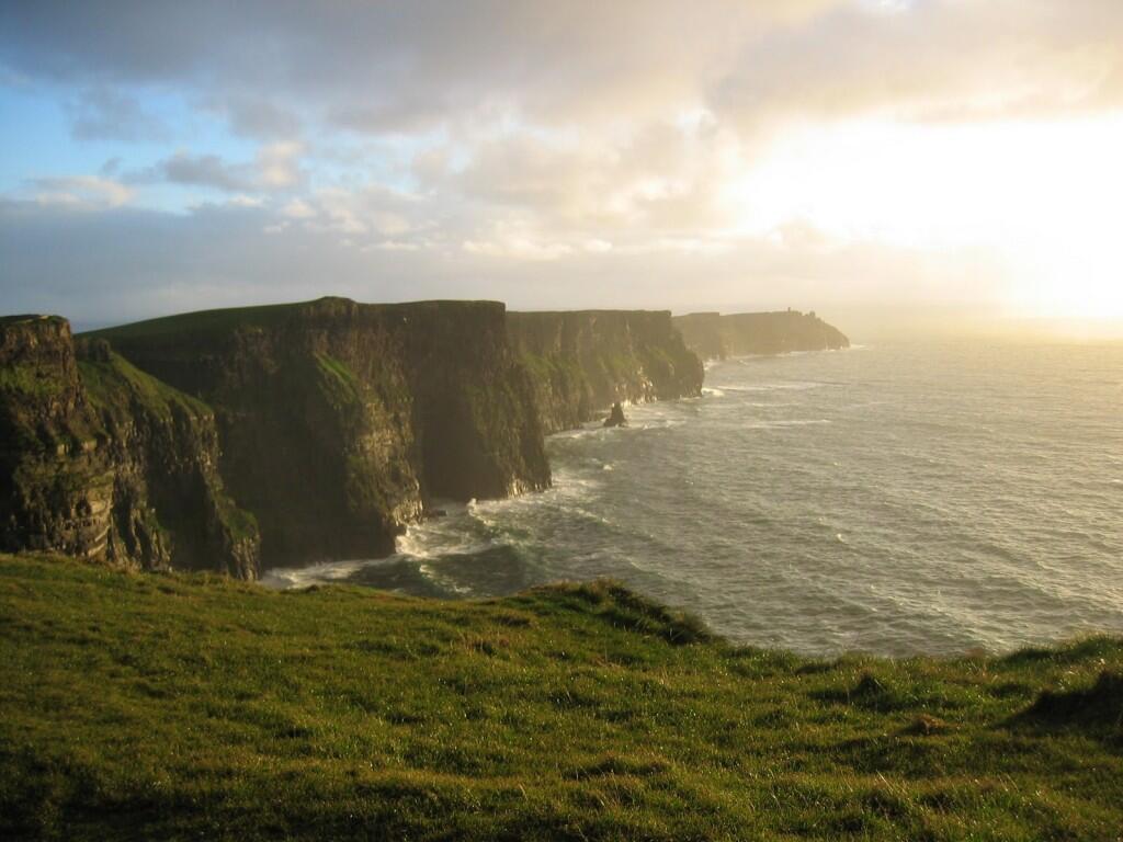 mengenal tempat wisata irlandia yang menyegarkan mata