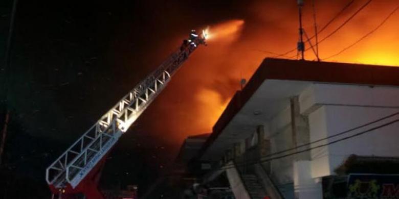 &#91;HOT NEWS&#93; Pasar Klewer di Solo Terbakar