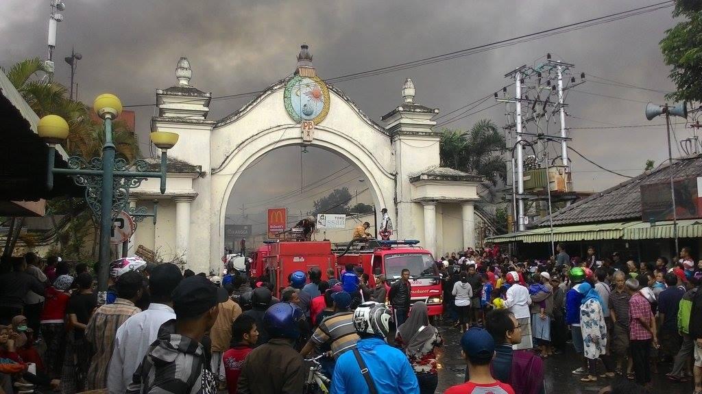 &#91;HOT NEWS&#93; Pasar Klewer di Solo Terbakar