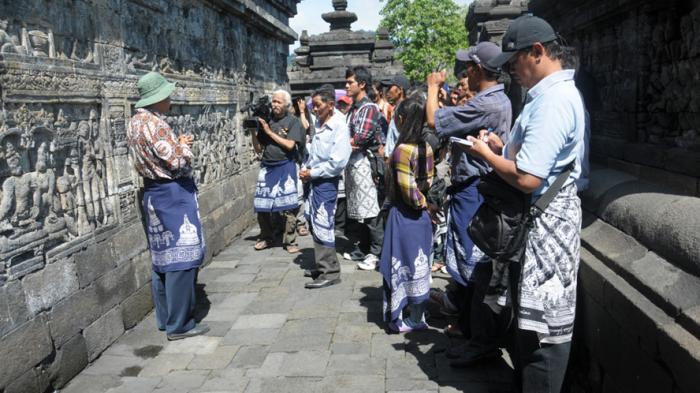 Bawa Pulang Kain Sarung Borobudur, Wisatawan Ini Nggak Bisa Tidur 