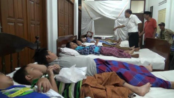 Juru Supit Mbogem Sehari Sunat 100 Burung