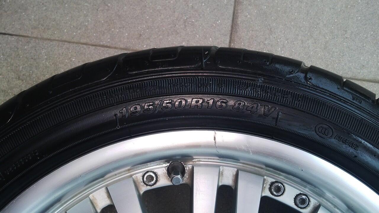 Velg Autocouture R16 PCD 100 + Ban Accelera Alpha 195/50 R16 84V