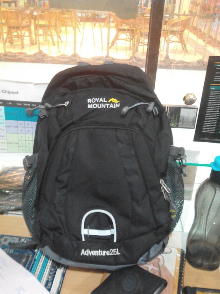 ROYAL MOUNTAIN ADVENTURE 25L BLACK
