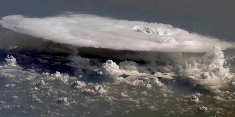 Mengenal Cumulonimbus dan Awan-awan yang Berbahaya dalam Penerbangan