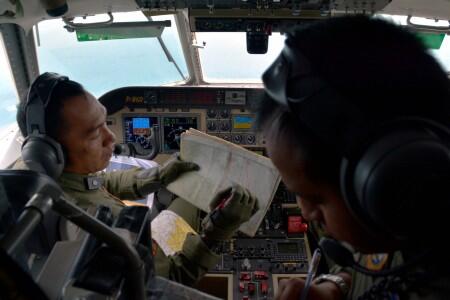 Foto Bicara Aksi TNI dan Basarnas dalam Pencarian dan Evakuasi Pesawat AirAsia