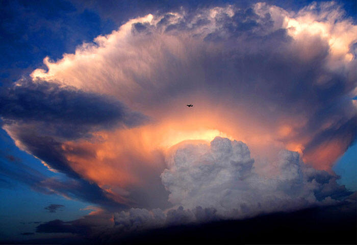 Meskipun Indah, Awan Ini Berbahaya Bagi Pesawat Terbang!!!