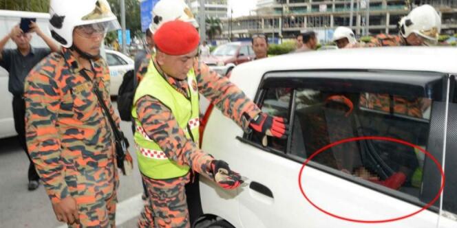 GOBLOK AKUT! Ibu di Malaysia Lebih Sayang Uang Ketimbang Anak