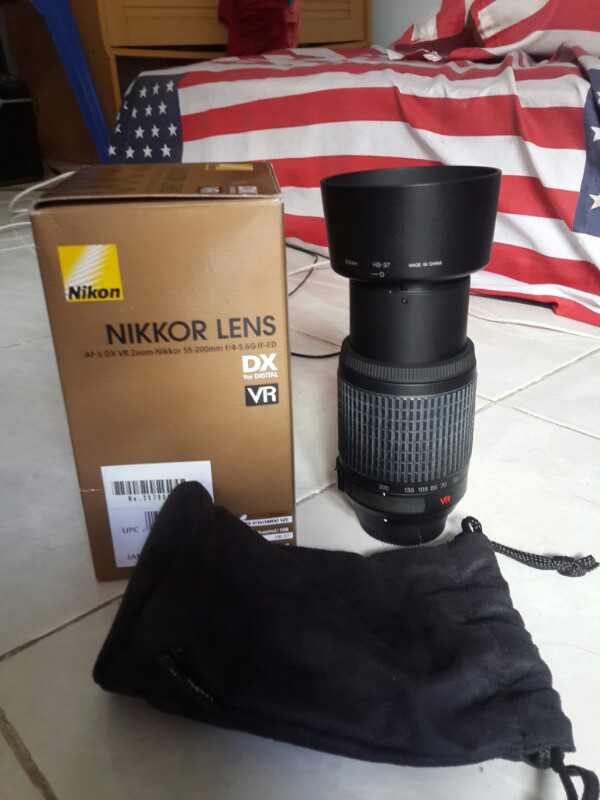 lensa nikon AF-S DX VR 55-200 like new fullset