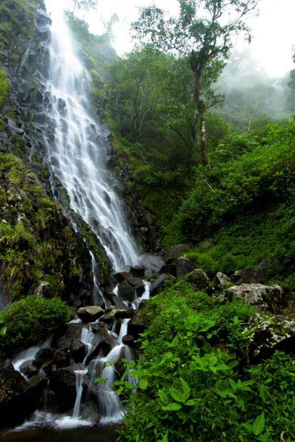 AIR TERJUN PUNDAK KIWO MAGETAN JAWA TIMUR