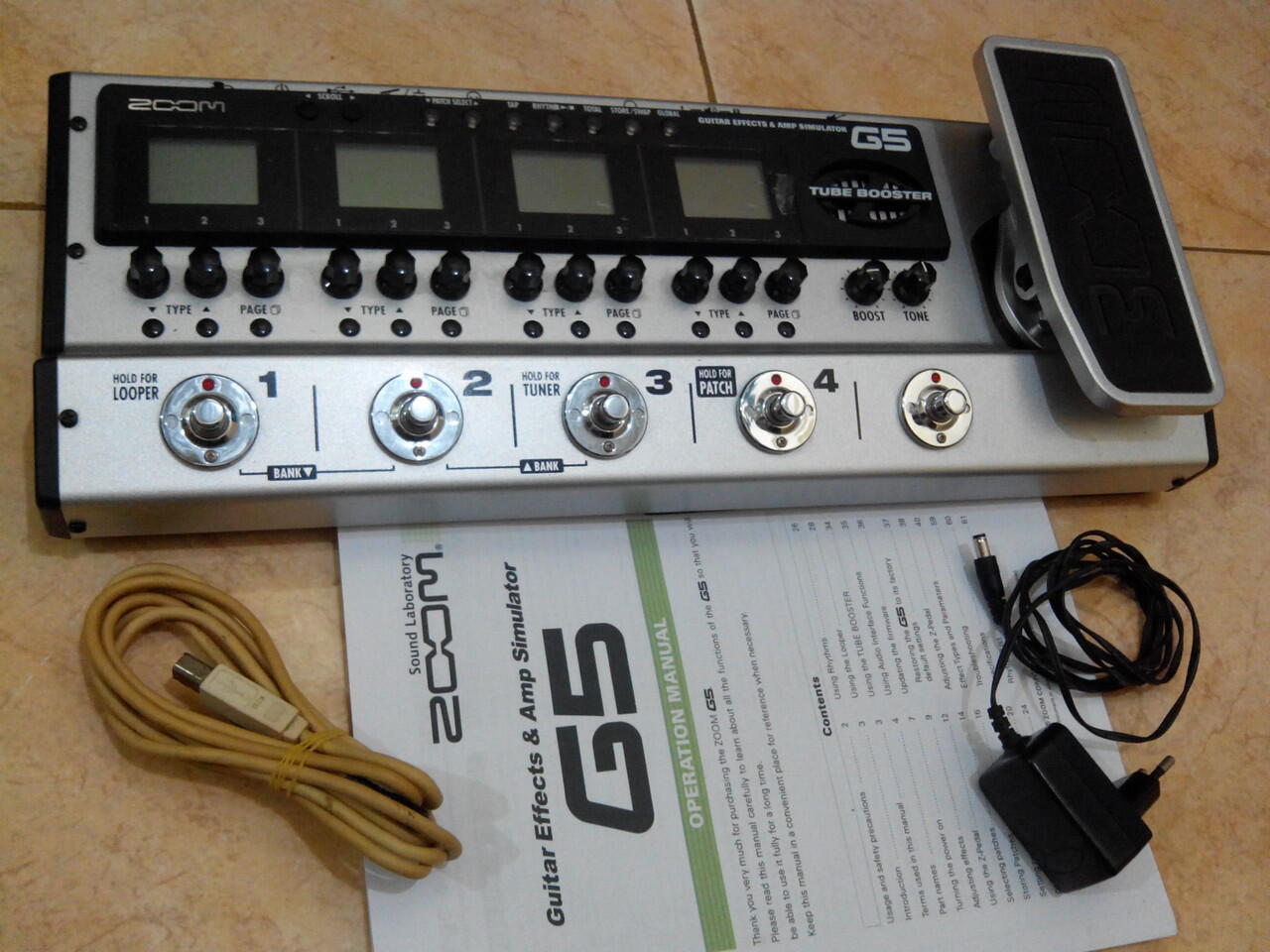 Terjual WTS Multi Efek Gitar Pedal Digital Zoom G5 Mulus 