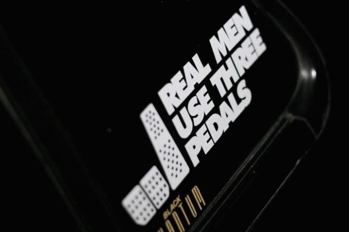 Thread iseng, Macam-macam Sticker di Mobil yg Sering Anda Lihat di Jalan 
