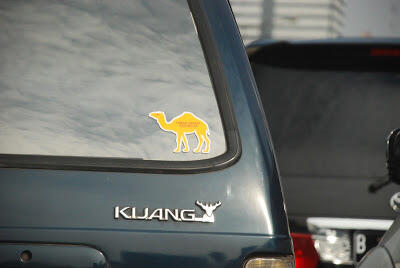 Thread iseng, Macam-macam Sticker di Mobil yg Sering Anda Lihat di Jalan 